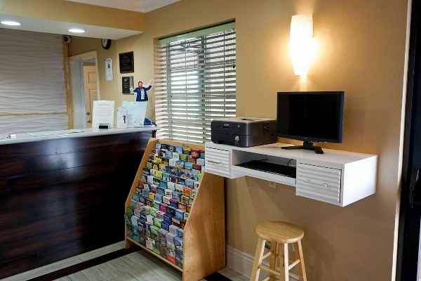 Howard Johnson by Wyndham Salinas image 3